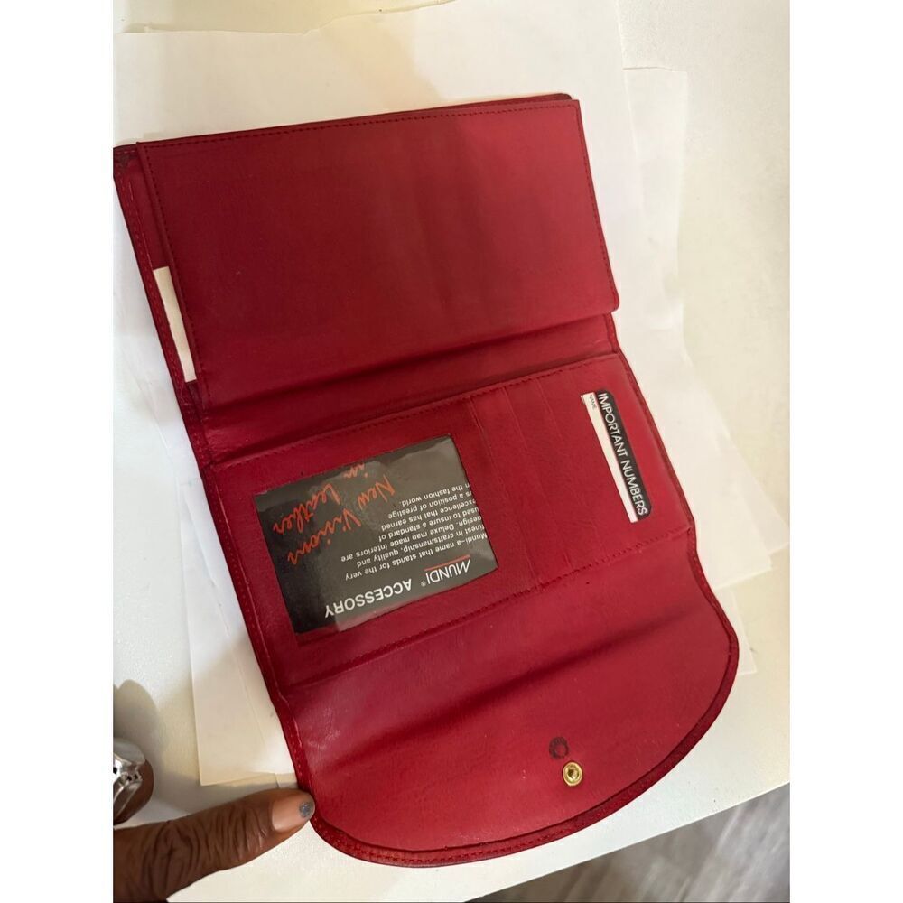Mundi Women's Genuine Leather Checkbook Back Zip Clutch Trifold Wallet Red NWT